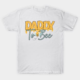 Daddy to bee-Buzzing with Love: Newborn Bee Pun Gift T-Shirt